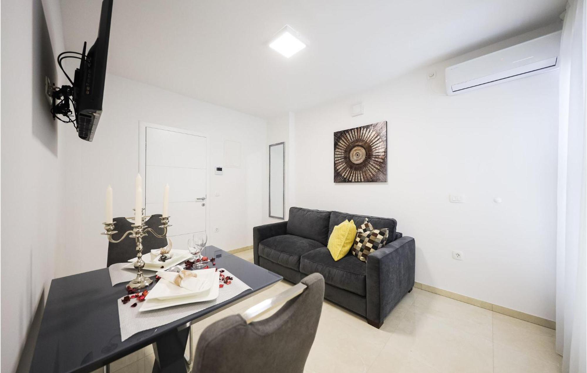 Lovely Apartment In Zadar With Wifi Ngoại thất bức ảnh